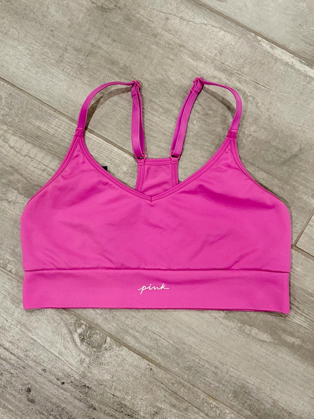 VS PINK Women’s Bright Fuchsia Sports Bra - Medium - Excellent Condition